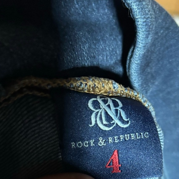 Women’s size 4 Rock & Republic Fever Pull-On Crop - Picture 5 of 5